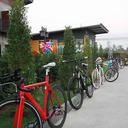The Bike Loft Family Hostel HHQ Exterior foto