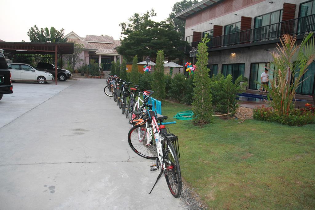 The Bike Loft Family Hostel HHQ Exterior foto