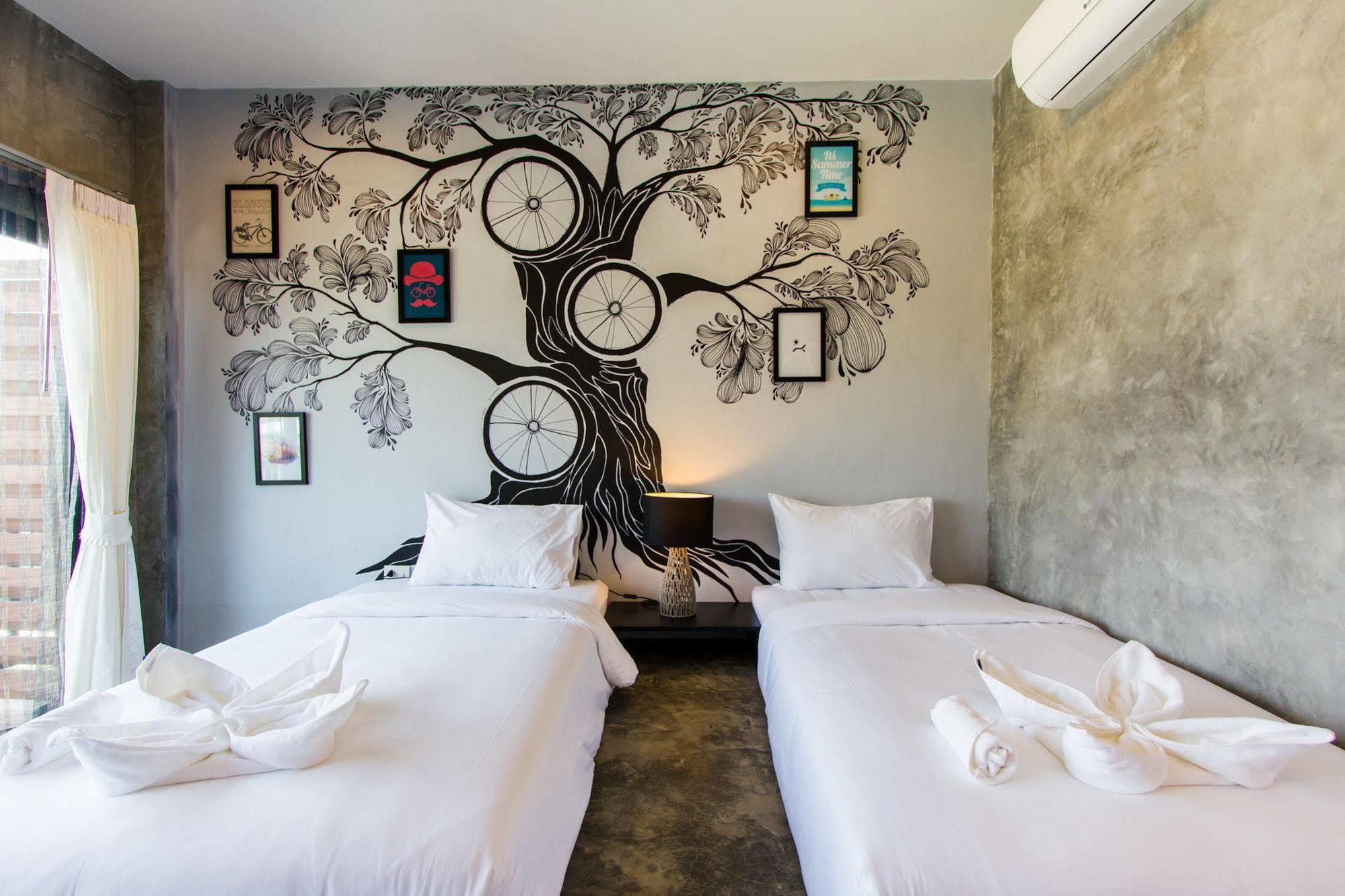 The Bike Loft Family Hostel HHQ Exterior foto