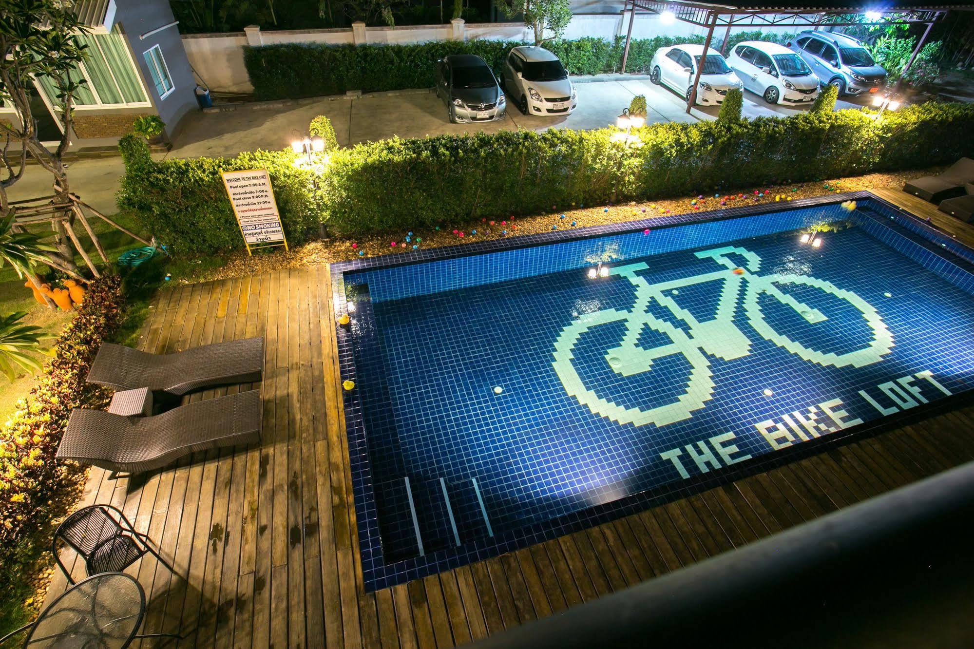 The Bike Loft Family Hostel HHQ Exterior foto